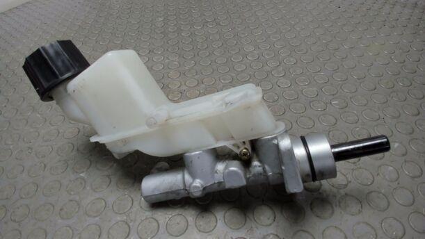 Foto: HAUPTBREMSZYLINDER eines Mazda 6 Sport Kombi 2.0 CD DPF