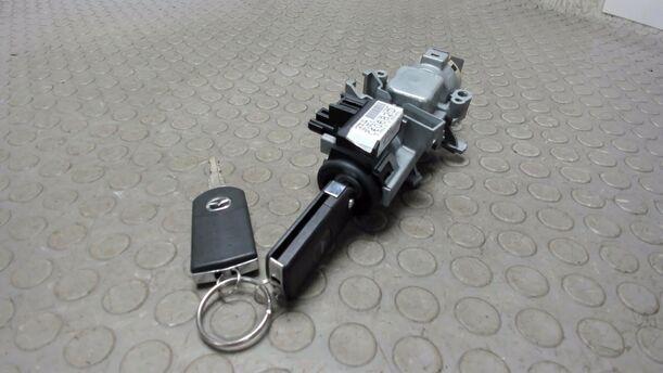 Foto: ZÜNDSCHLOSS / SCHLIESSZYLINDER eines Mazda 6 Sport Kombi 2.0 CD DPF