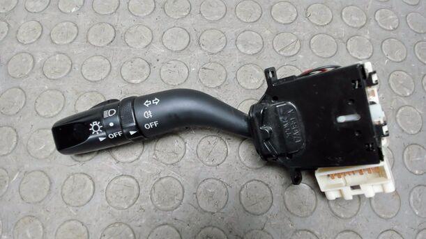 Foto: BLINKERSCHALTER / KOMBISCHALTER eines Mazda 6 Sport Kombi 2.0 CD DPF