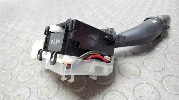 Foto: BLINKERSCHALTER / KOMBISCHALTER eines Mazda 6 Sport Kombi 2.0 CD DPF