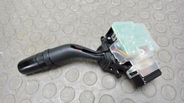 Foto: SCHEIBENWISHERSCHALTER eines Mazda 6 Sport Kombi 2.0 CD DPF
