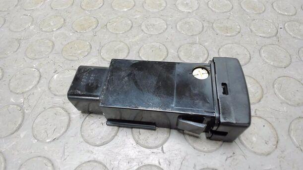 Foto: SCHALTER INSTRUMENTBELEUCHTUNG eines Mazda 6 Sport Kombi 2.0 CD DPF