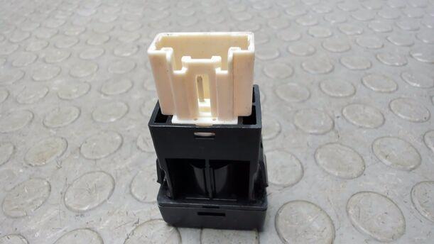 Foto: SCHALTER BEIFAHRERAIRBAG eines Mazda 6 Sport Kombi 2.0 CD DPF