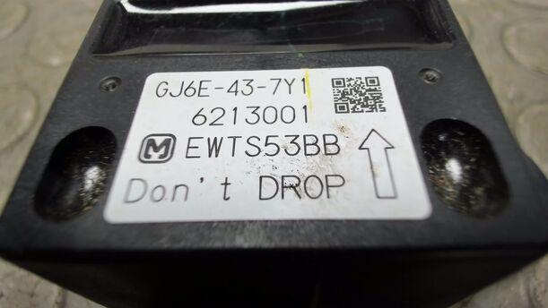Foto: QUERBESCHLEUNIGUNGSSENSOR eines Mazda 6 Sport Kombi 2.0 CD DPF