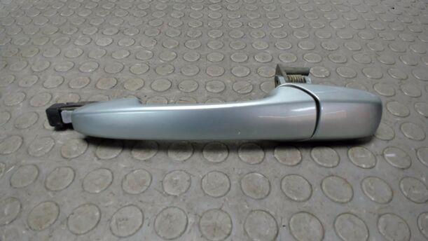 Foto: TÜRAUSSENGRIFF HINTEN LINKS eines Mazda 6 Sport Kombi 2.0 CD DPF