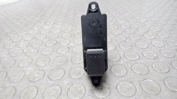 Foto: FENSTERHEBERSCHALTER eines Mazda 6 Sport Kombi 2.0 CD DPF