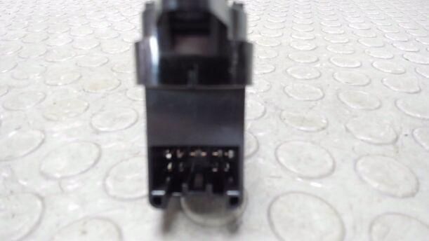 Foto: FENSTERHEBERSCHALTER eines Mazda 6 Sport Kombi 2.0 CD DPF