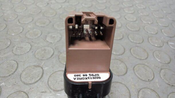 Foto: FENSTERHEBERSCHALTER eines Mazda 6 Sport Kombi 2.0 CD DPF