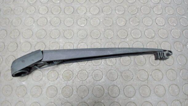 Foto: SCHEIBENWISCHERARME HINTEN eines Mazda 6 Sport Kombi 2.0 CD DPF