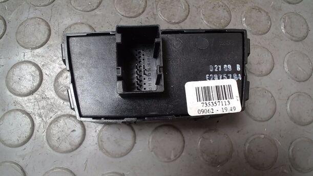 Foto: SCHALTER WARNBLINKANLAGE/ WARNBLINKSCHALTER eines Fiat Panda 1.1