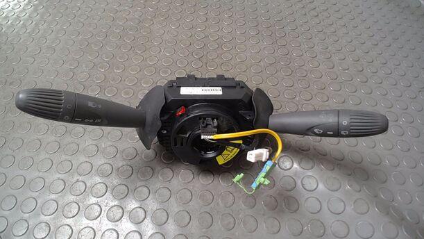 Foto: KOMBISCHALTER/ LENKSTOCKSCHALTER eines Fiat Panda 1.1 Liftback
