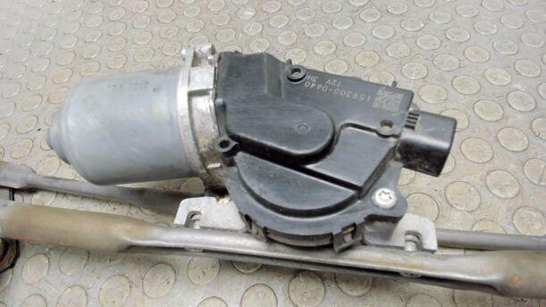 Foto: SCHEIBENWISCHERMOTOR VORNE eines Mazda 6 Sport Kombi 2.0 CD DPF Liftback