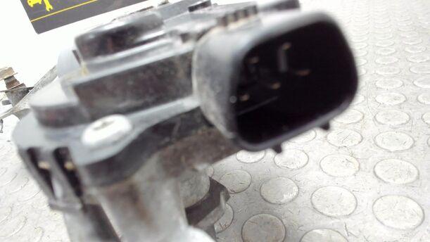 Foto: SCHEIBENWISCHERMOTOR VORNE eines Mazda 6 Sport Kombi 2.0 CD DPF Liftback