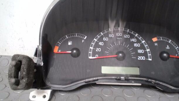 Foto: TACHOEINHEIT/ KOMBIINSTRUMENT eines Fiat Panda 1.1 Liftback