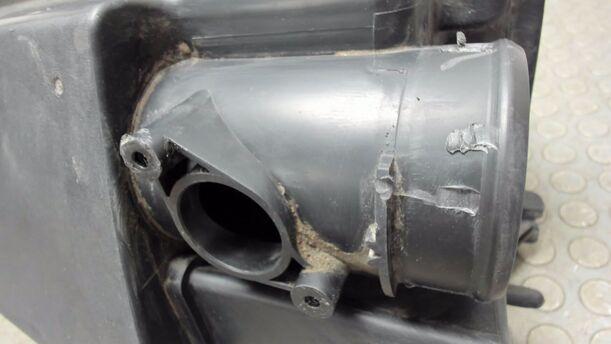 Foto: LUFTFILTERKASTEN eines Mazda 6 Sport Kombi 2.0 CD DPF Liftback