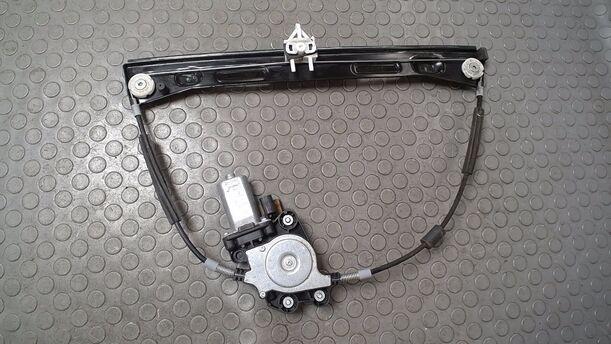 Foto: FENSTERHEBER ELEKTRISCH VORN LINKS eines Fiat Panda 1.1 Liftback