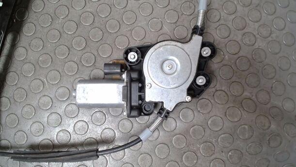 Foto: FENSTERHEBER ELEKTRISCH VORN LINKS eines Fiat Panda 1.1 Liftback
