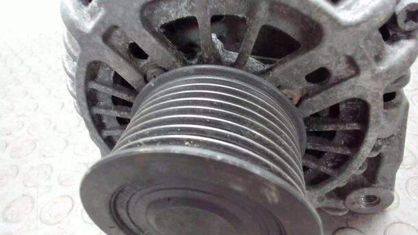 Foto: LICHTMASCHINE / GENERATOR ( 90A ) eines Mazda 6 Sport Kombi 2.0 CD DPF