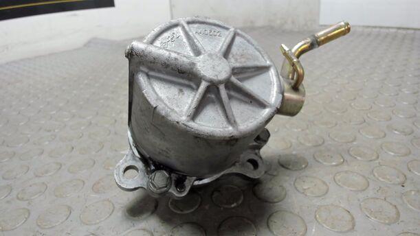 Foto: VAKUUMPUMPE / UNTERDRUCKPUMPE eines Mazda 6 Sport Kombi 2.0 CD DPF Liftback