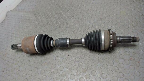 Foto: ANTRIEBSWELLE LINKS ( SCHALTGETRIEBE ) eines Mazda 6 Sport Kombi 2.0 CD DPF Liftback