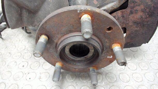 Foto: ACHSSCHENKEL VORNE LINKS eines Mazda 6 Sport Kombi 2.0 CD DPF Si