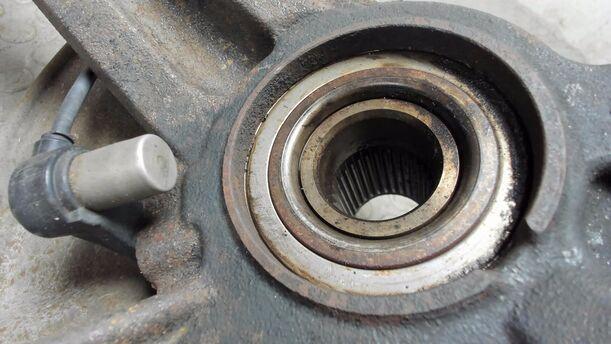 Foto: ACHSSCHENKEL VORNE LINKS eines Mazda 6 Sport Kombi 2.0 CD DPF Si