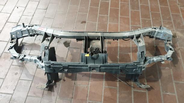 Foto: FRONTBLECH/ SCHLOSSTRÄGER eines Ford Mondeo Turnier 2.0 TDCi Si