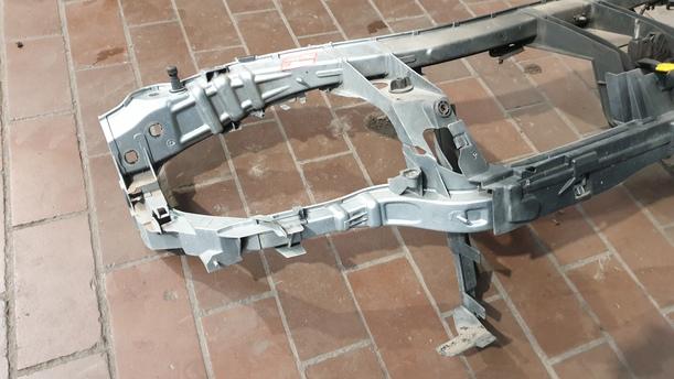 Foto: FRONTBLECH/ SCHLOSSTRÄGER eines Ford Mondeo Turnier 2.0 TDCi Si