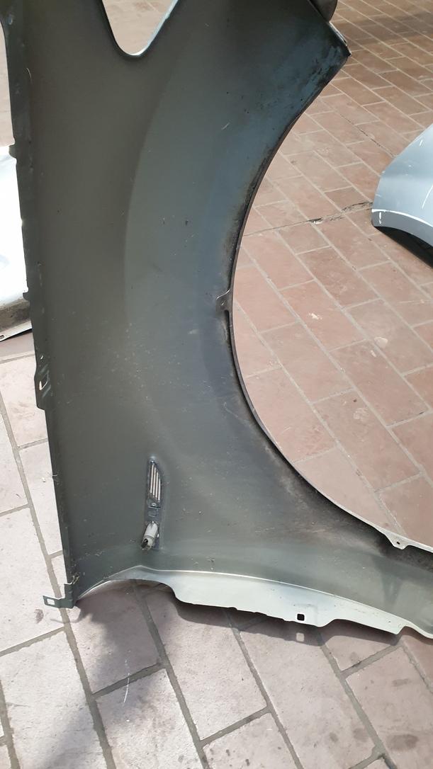 Foto: KOTFLÜGEL LINKS eines Ford Mondeo Turnier 2.0 TDCi Si