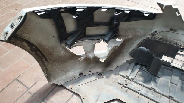 Foto: STOSSFÄNGER/ STOßSTANGE VORN eines Ford Mondeo Turnier 2.0 TDCi Si