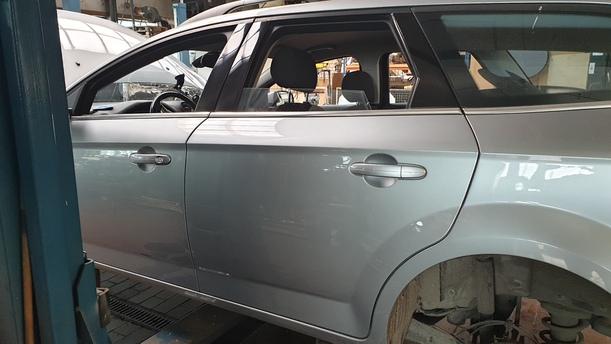Foto: TÜR HINTEN LINKS ( TURNIER ) eines Ford Mondeo Turnier 2.0 TDCi Si