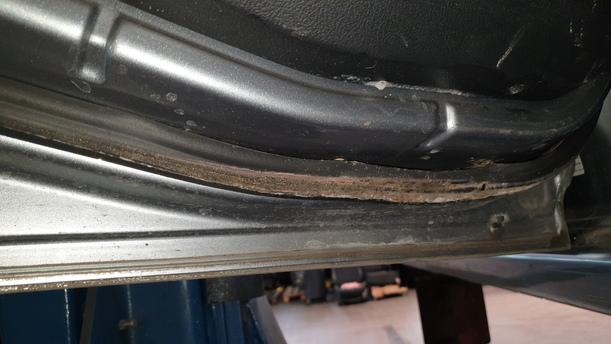 Foto: TÜR HINTEN LINKS ( TURNIER ) eines Ford Mondeo Turnier 2.0 TDCi Si