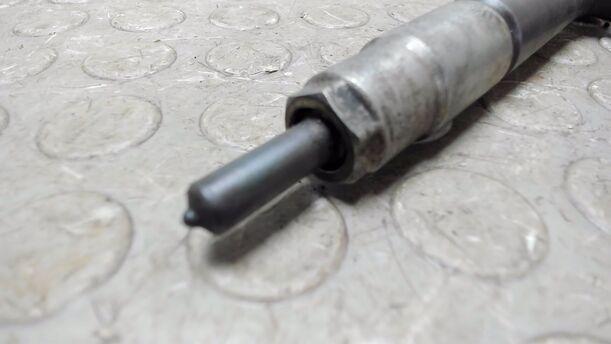 Foto: DIESELEINSPRITZPUMPE / DIESELEINSPRITZVENTIL eines Mazda 6 Sport Kombi 2.0 CD DPF Si