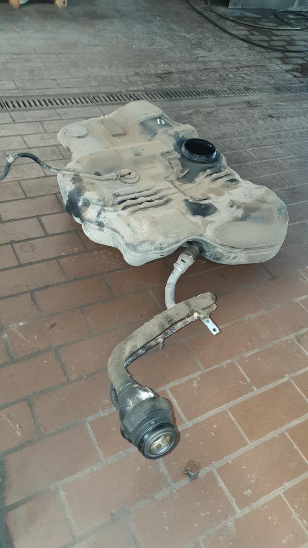 Foto: KRAFTSTOFFTANK ( DIESEL / TURNIER ) eines Ford Mondeo Turnier 2.0 TDCi Si