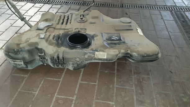 Foto: KRAFTSTOFFTANK ( DIESEL / TURNIER ) eines Ford Mondeo Turnier 2.0 TDCi Si