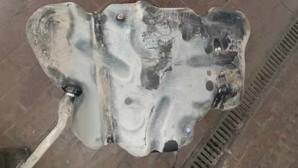 Foto: KRAFTSTOFFTANK ( DIESEL / TURNIER ) eines Ford Mondeo Turnier 2.0 TDCi Si