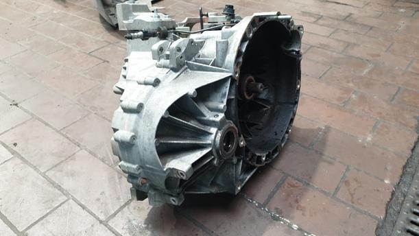 Foto: SCHALTGETRIEBE 6 GANG eines Ford Mondeo Turnier 2.0 TDCi Si