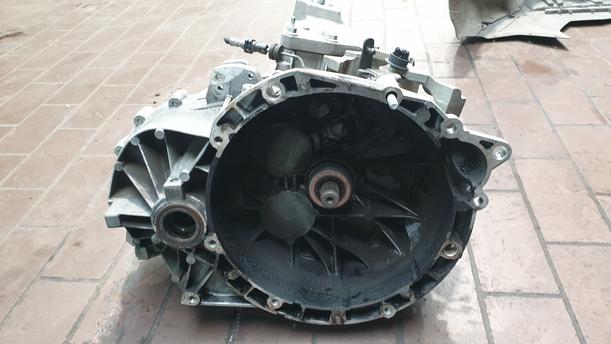 Foto: SCHALTGETRIEBE 6 GANG eines Ford Mondeo Turnier 2.0 TDCi Si