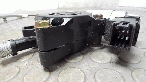Foto: FENSTERHEBER HINTEN LINKS ELEKTRISCH eines Mazda 6 Sport Kombi 2.0 CD DPF Si