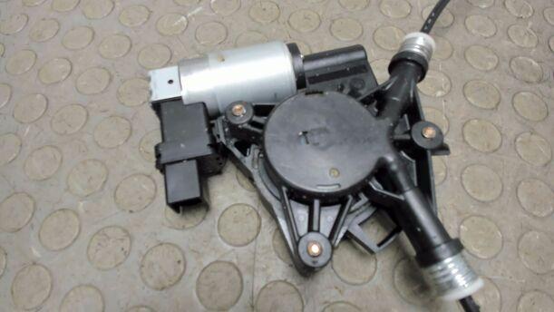 Foto: FENSTERHEBER HINTEN LINKS ELEKTRISCH eines Mazda 6 Sport Kombi 2.0 CD DPF Si