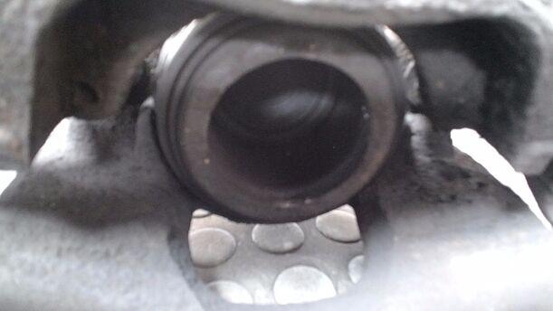 Foto: BREMSSATTEL VORN RECHTS ( ATE ) eines Ford Mondeo Turnier 2.0 TDCi Liftback