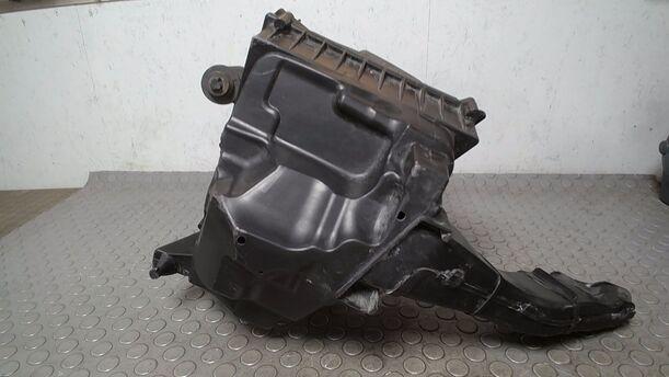 Foto: LUFTFILTERKASTEN eines Ford Mondeo Turnier 2.0 TDCi Liftback