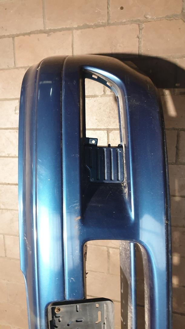 Foto: STOSSSTANGE / STOSSFÄNGER VORN eines Nissan Primera Traveller Liftback
