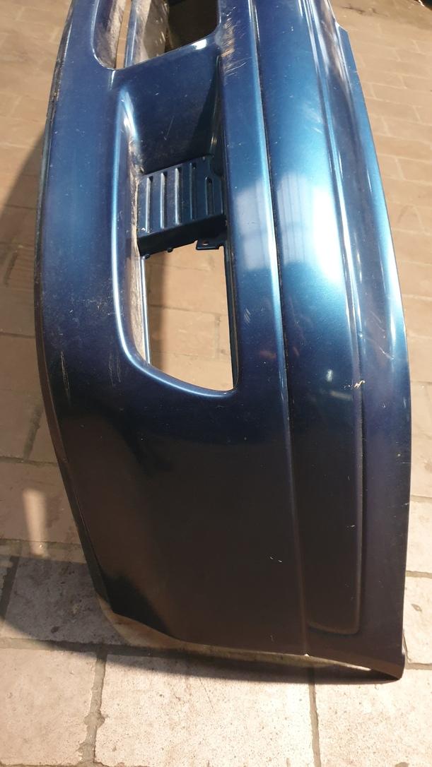 Foto: STOSSSTANGE / STOSSFÄNGER VORN eines Nissan Primera Traveller Liftback