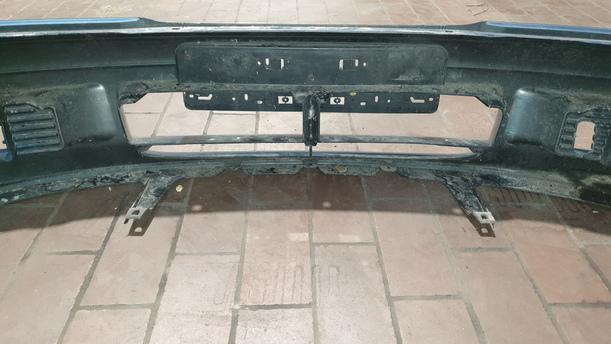 Foto: STOSSSTANGE / STOSSFÄNGER VORN eines Nissan Primera Traveller Liftback