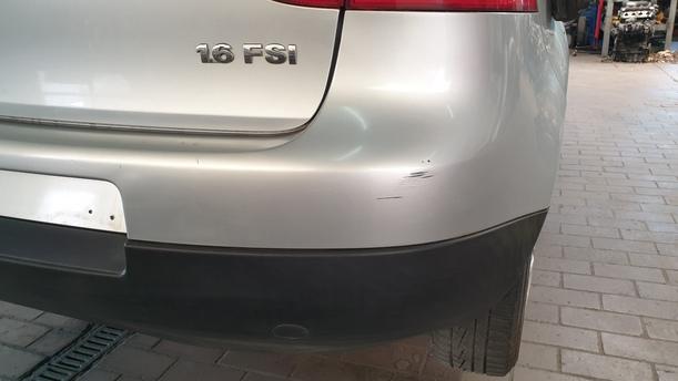 Foto: STOSSFÄNGER / STOßSTANGE HINTEN eines VW Golf 1.6 FSI SX