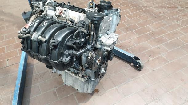 Foto: MOTOR ( BAG ) eines VW Golf 1.6 FSI SX