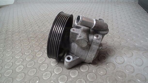 Foto: PUMPE SERVOLENKUNG/ SERVOPUMPE eines Ford Mondeo Turnier 2.0 TDCi SX