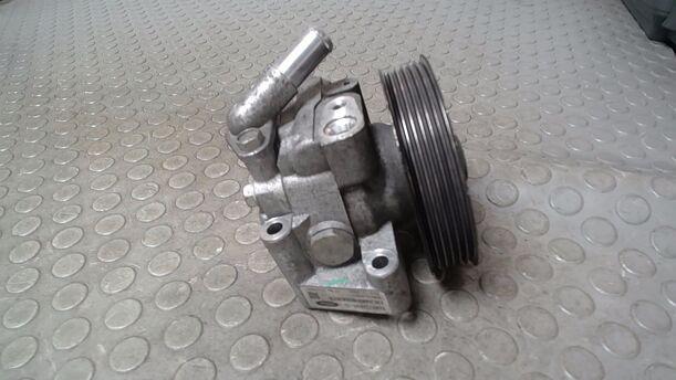 Foto: PUMPE SERVOLENKUNG/ SERVOPUMPE eines Ford Mondeo Turnier 2.0 TDCi SX
