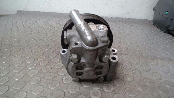Foto: PUMPE SERVOLENKUNG/ SERVOPUMPE eines Ford Mondeo Turnier 2.0 TDCi SX